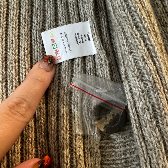 Alya Cream Ribbed Knit Open Cardigan w/ Elbow Patches & Chunky Buttons - Small - Picture 7 of 7